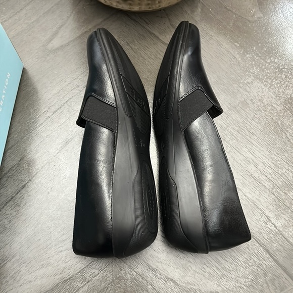 LifeStride Isabelle Wedge Slip-On - Picture 9 of 12